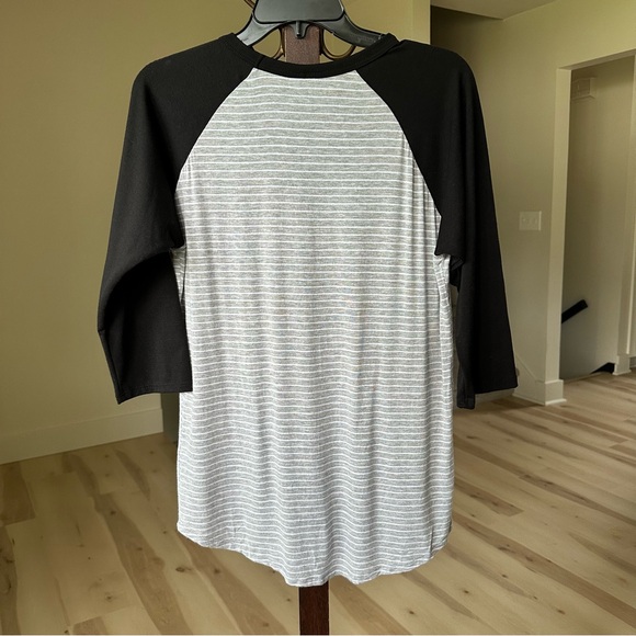 LuLaRoe Randy Baseball Tee Size Medium - Picture 2 of 4